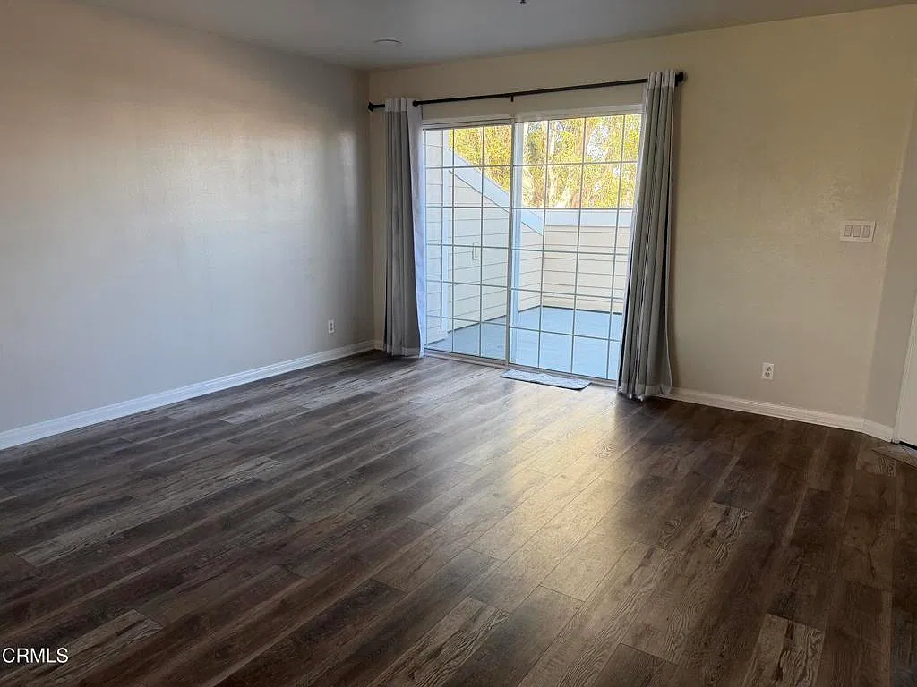 2 bed, 2.5 bath, 2378 sqft, $4,495 — Photo 3