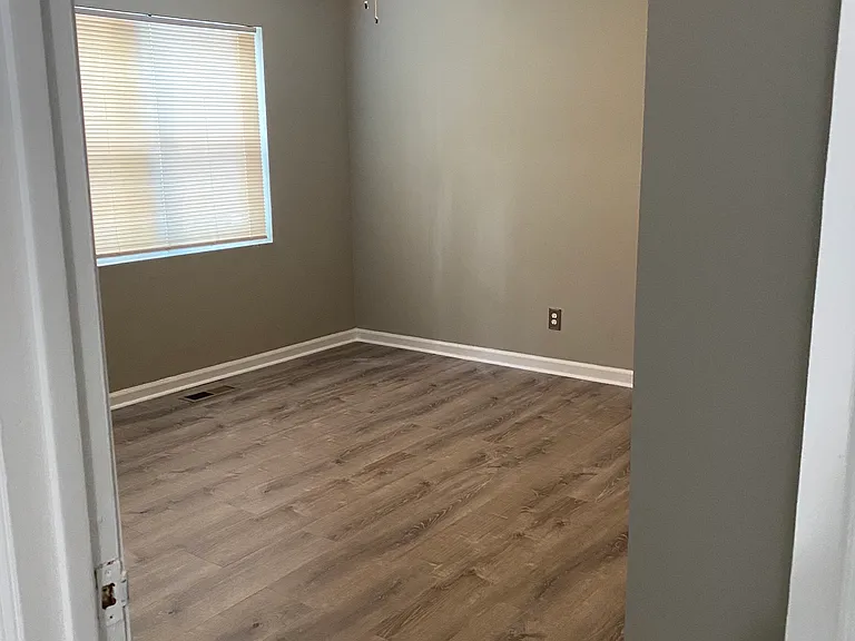2044 Lenoa Ln — Photo 16