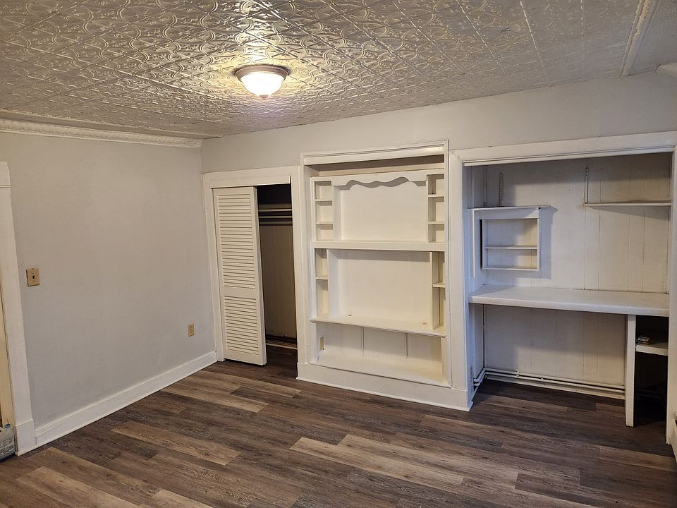 1st image of 250 4th St APT 2