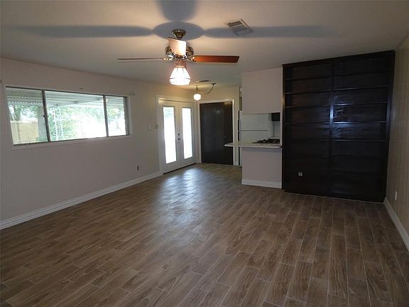 3rd image of 8923 Winding River Dr