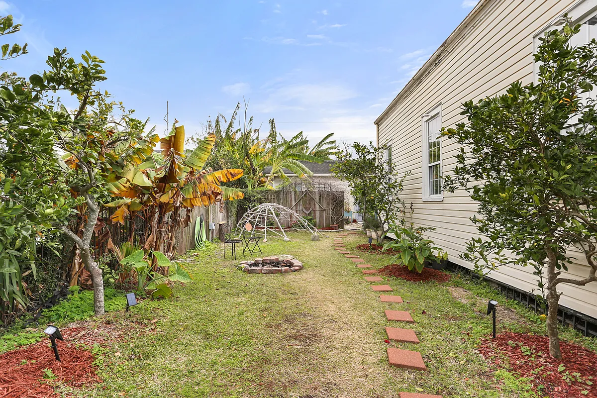 Building Photo - 417 Dakin St #1