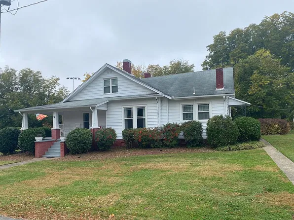 300 W Lee St, Mebane, NC 27302