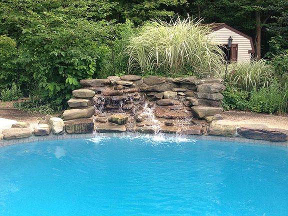 3rd image of 3884 Greenmeadow Ln