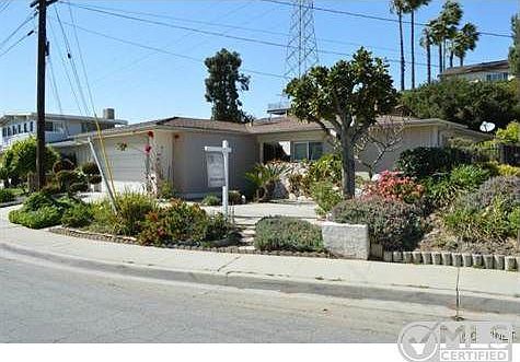 2nd image of 1521 Sunnyhill Dr