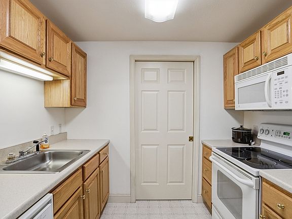 5th image of 10 Vista Ridge Dr Unit 2