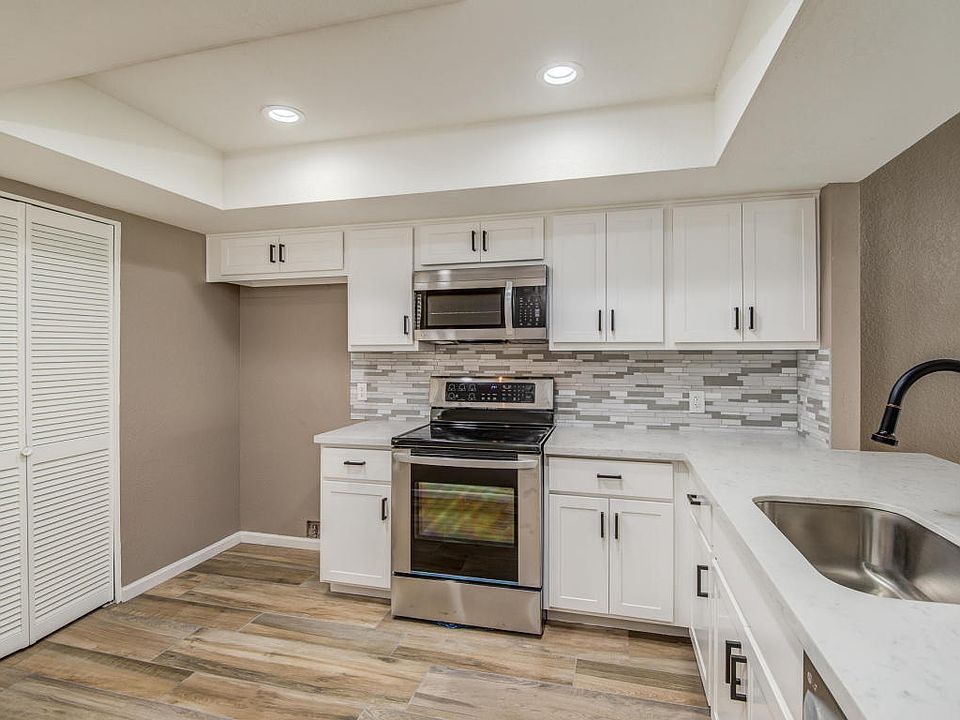 2nd image of 18 W Casa Hermosa Dr