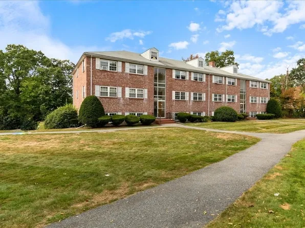 78 Edgelawn Ave APT 10, North Andover, MA 01845