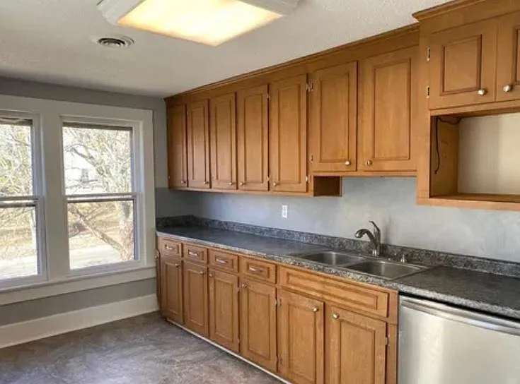 316 W Valley St — Photo 8