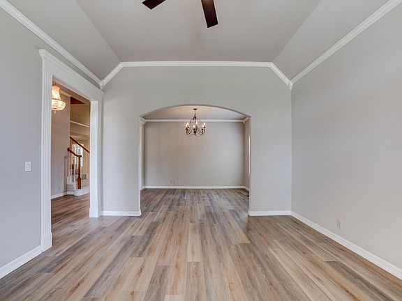 Formal Living toward the Formal Dining