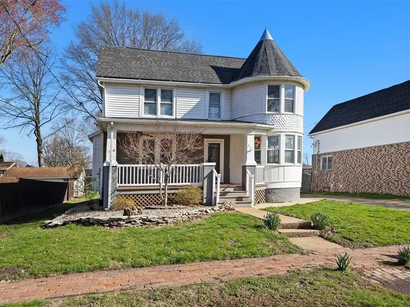 211 E Alton St, Marine, IL 62061