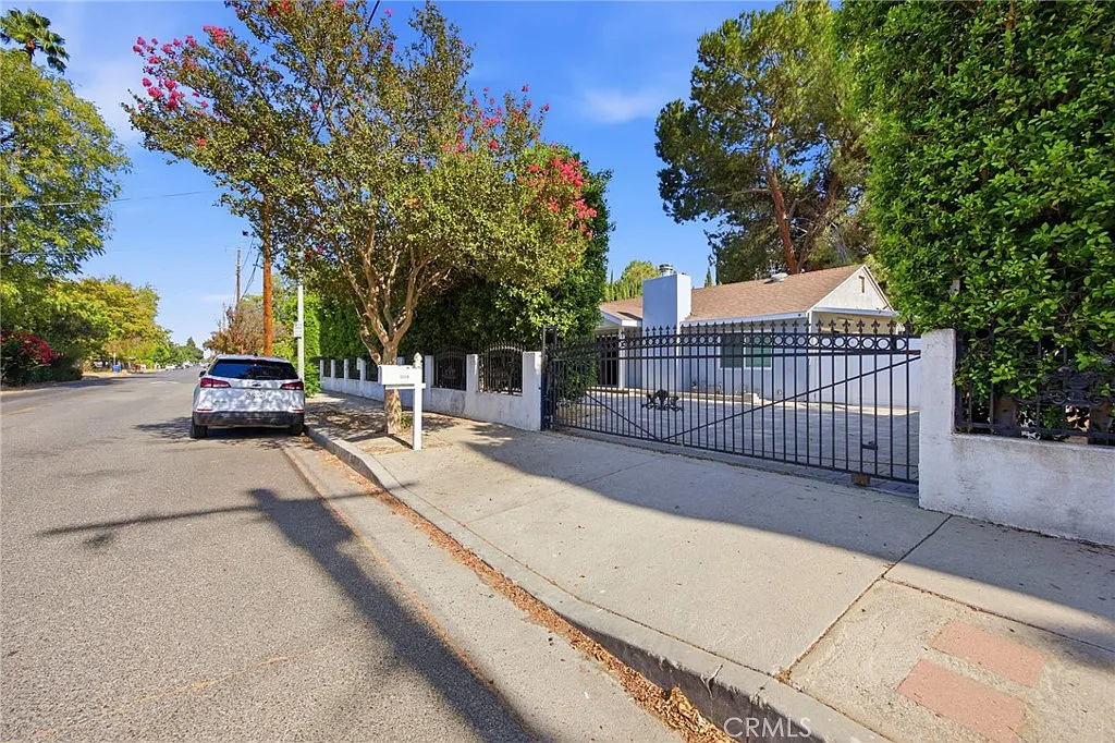 3 bed, 1456 sqft, $4,500 — Photo 4