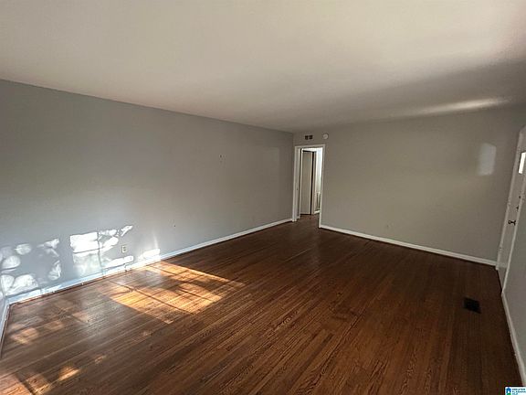 5th image of 1613 4th St NW