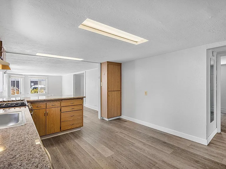 531 Taylor Ave — Photo 4