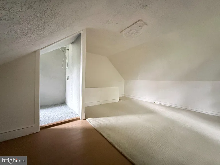 424 Lippincott Ave #B — Photo 14