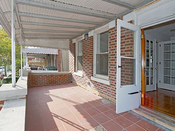 4th image of 293 Montgomery St APT 2