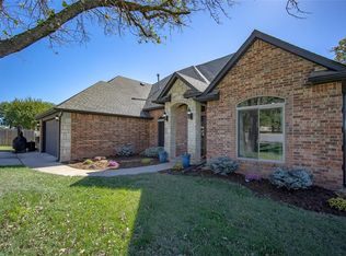 12261 Little Oak Cir, Guthrie, OK 73044
