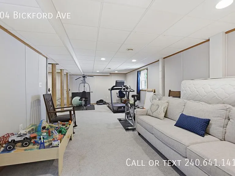 504 Bickford Ave — Photo 24