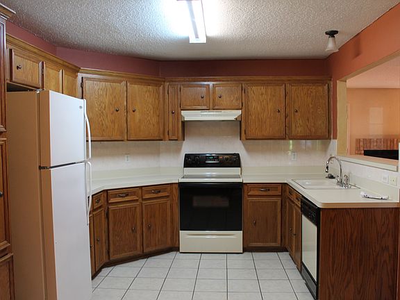 5th image of 2306 Guy Cir