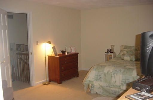 5th image of 245 Wellman Ave