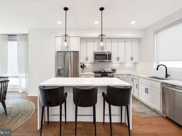 3001 Riseview Ln, Philadelphia, PA 19125