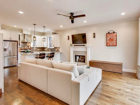 5th image of 857 N Hermitage St #2
