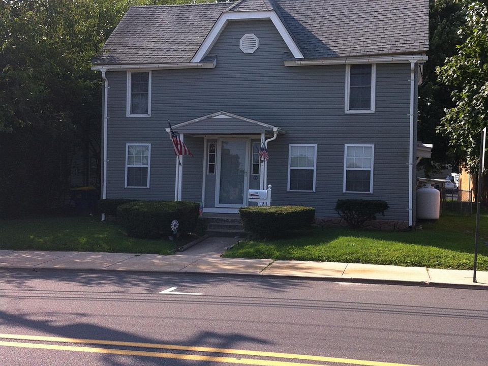 Federal style home on historic register.