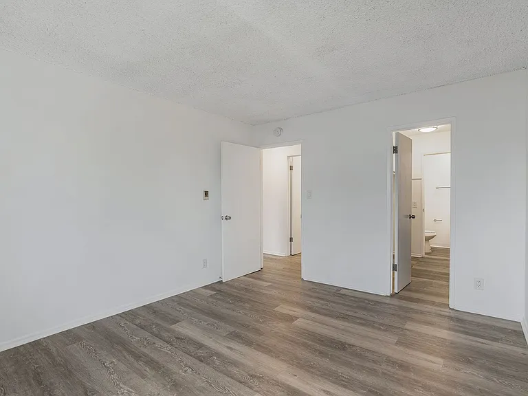 THE COLONY AT DRONFIELD (Mountain View Manor) — Photo 17