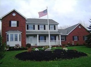 10147 Sawmill Dr, Chardon, OH 44024