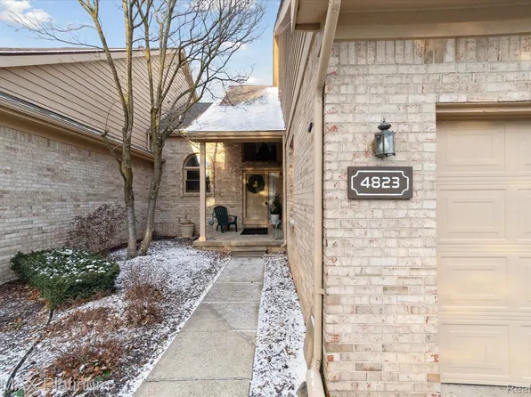 4823 Fairways Dr, Brighton, MI 48116