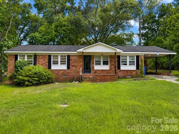 6109 Dandy Loop Rd, Fayetteville, NC 28314