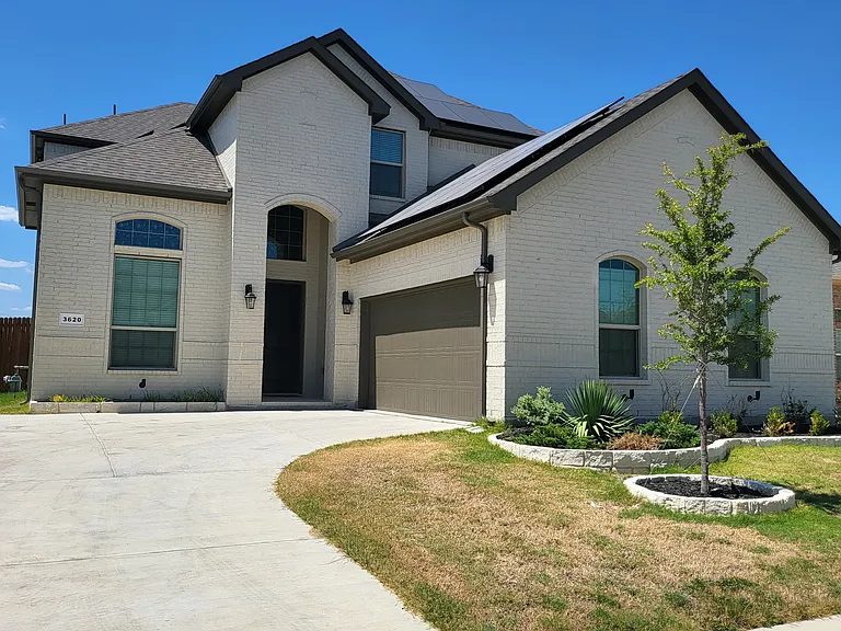 3620 Hidden Hollow Dr — Photo 3