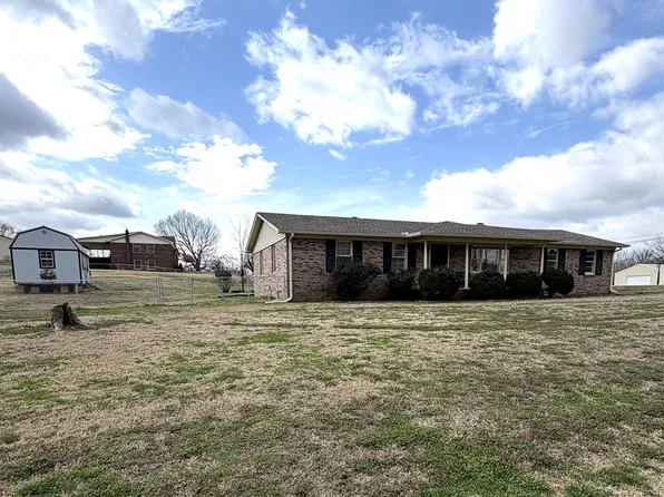 420 General Forrest Dr, Bruceton, TN 38317