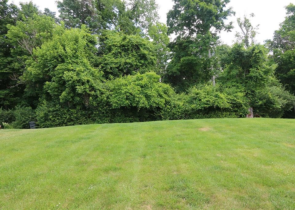 2nd image of 120 Canal Ct