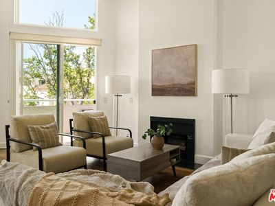 1310 N Detroit St APT 401, Los Angeles, CA, 90046