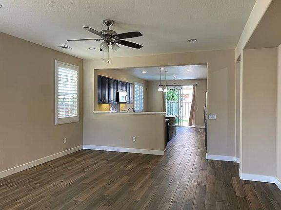 4th image of 46815 Peach Tree St