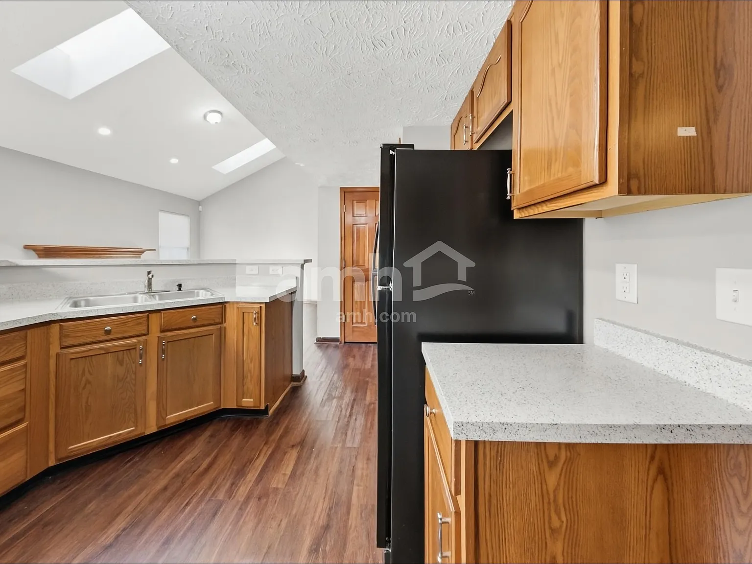 3 bed, 2.5 bath, 1753 sqft, $1,990 — Photo 4