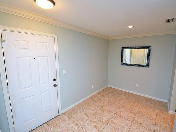 3rd image of 400 Sandiron Cir Unit 413