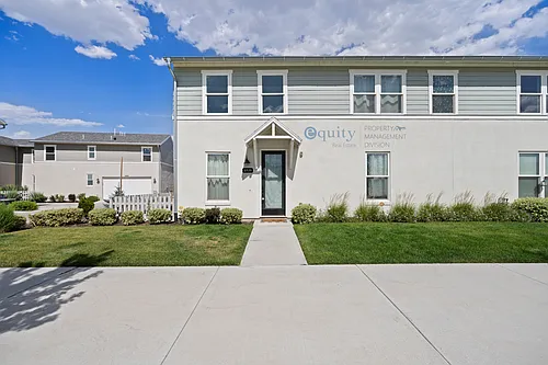 10539 S Liv Way Photo 1
