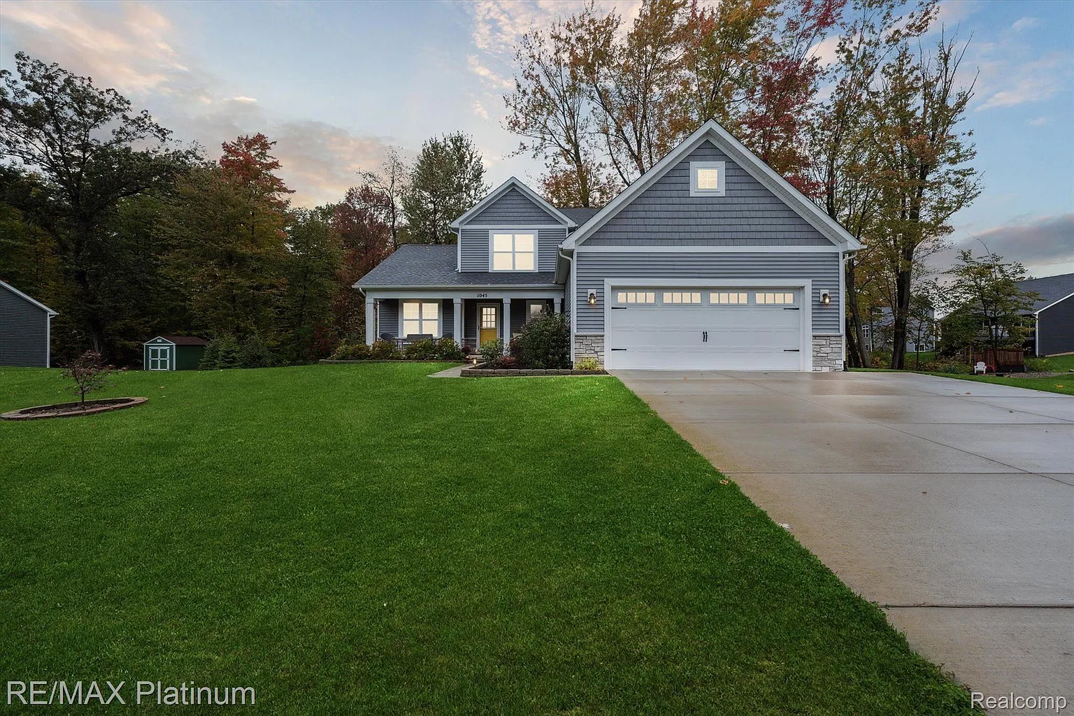 1045 Woods Edge Dr photo 1