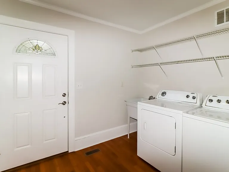 2125 Kirkwood Ave — Photo 14