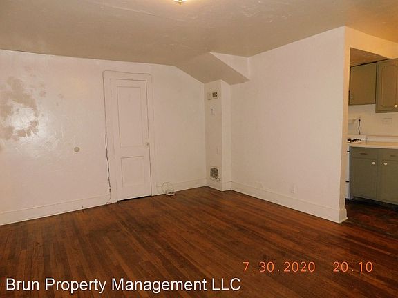 3rd image of 1628 W Clinch Ave APT 7