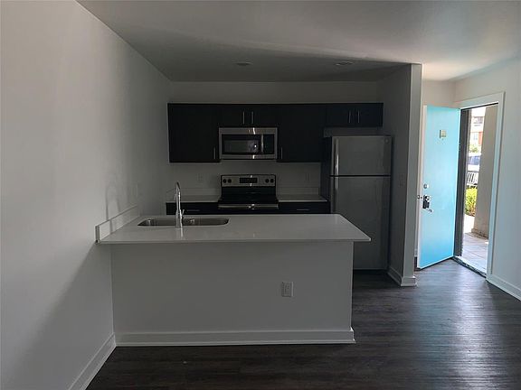 3rd image of 2106 Bennett Ave #112