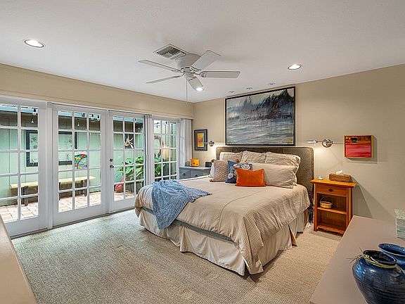 5th image of 3725 Mockingbird Dr