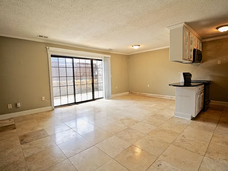 Plaza 44 Apartments — Photo 8