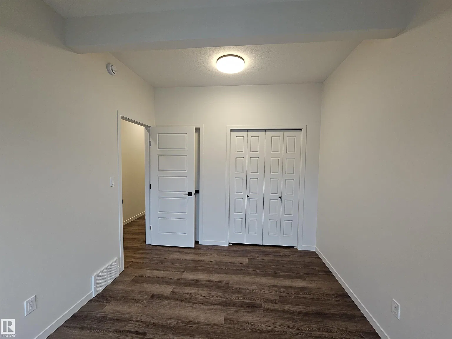 4 bed, 3.0 bath, 1605 sqft, $2,400 — Photo 4