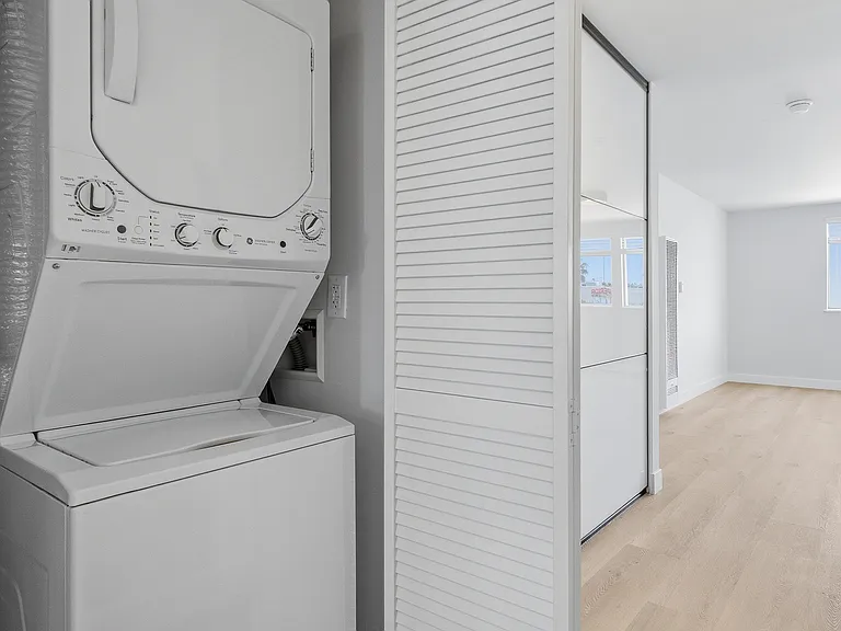 1433 S Hoover St #5 — Photo 10
