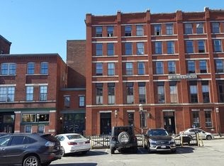 172 Middle St APT 212, Lowell, MA 01852
