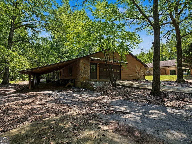 241 Busbin Rd — Photo 28