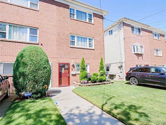 3rd image of 11522 143rd St