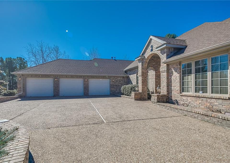 1st image of 2 Kelaen Cir